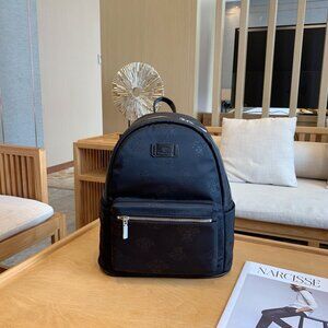 Ver bag Women ( Slightly used 9/10 quality)
